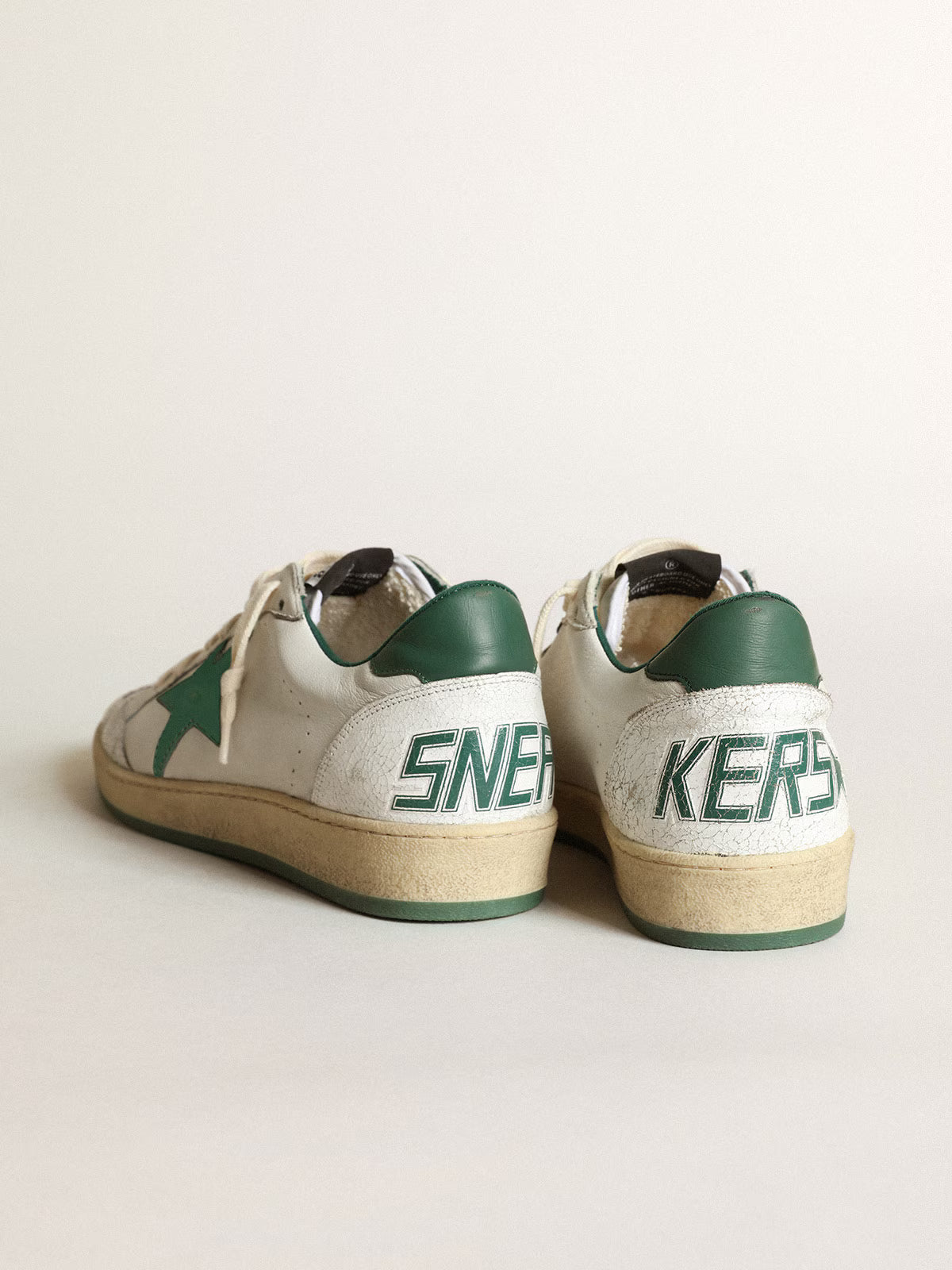 Golden Goose Ball Star homme en nappa blanc avec étoile verte